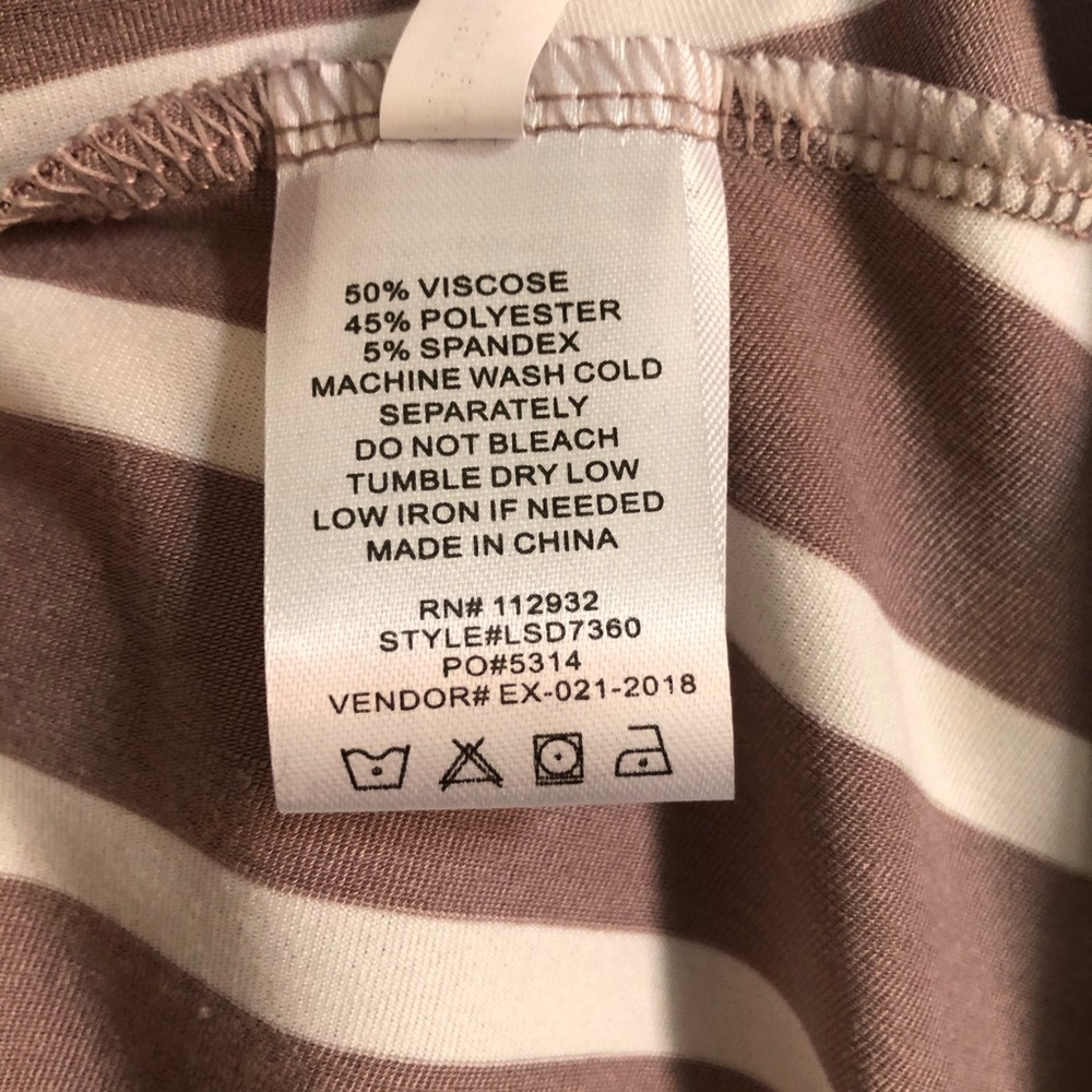 Off-Shoulder Ruffle Dress w/Pockets! - Picture 3 of 4